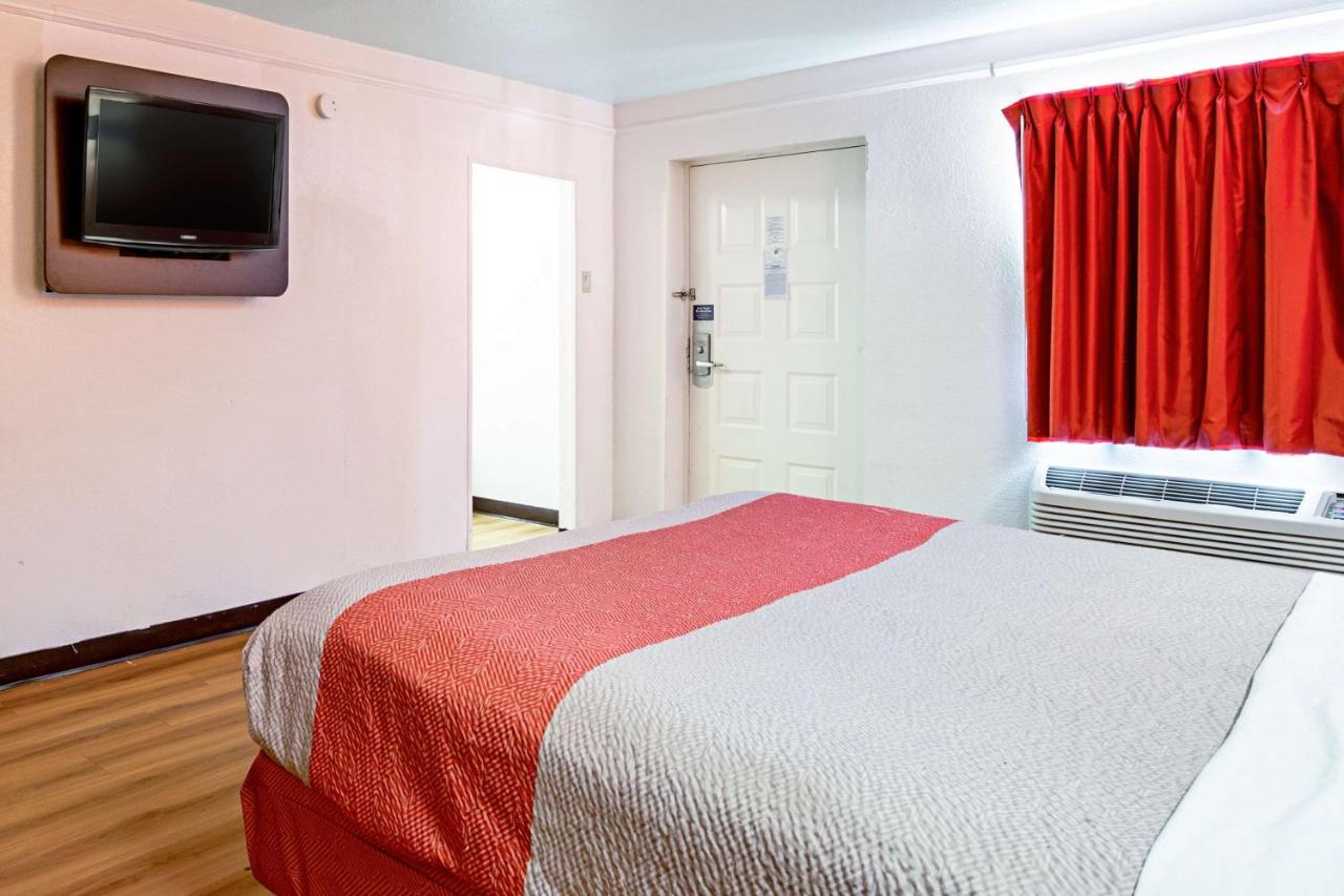 Motel 6 Texas City Bagian luar foto