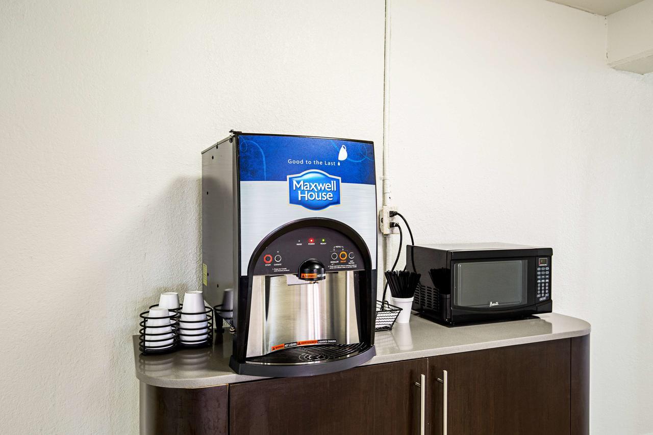 Motel 6 Texas City Bagian luar foto