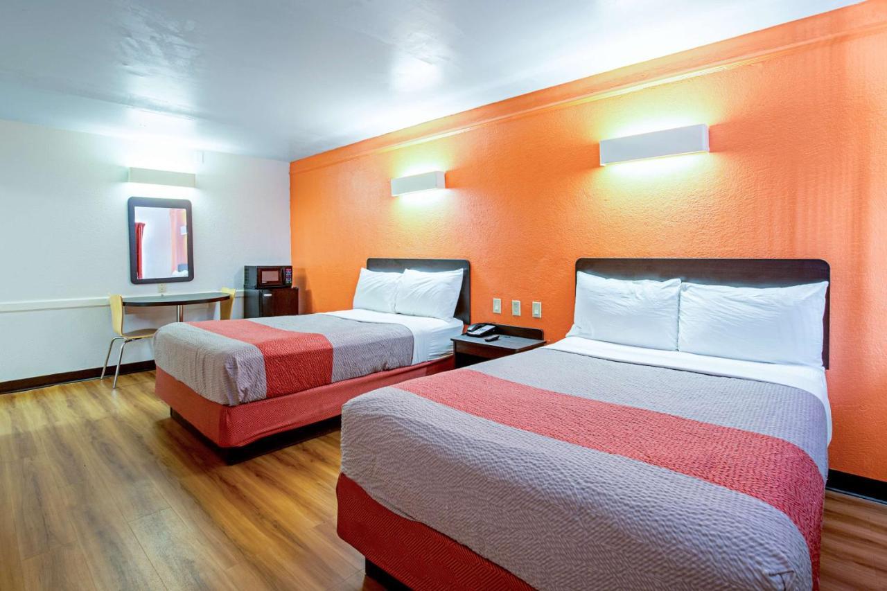 Motel 6 Texas City Bagian luar foto