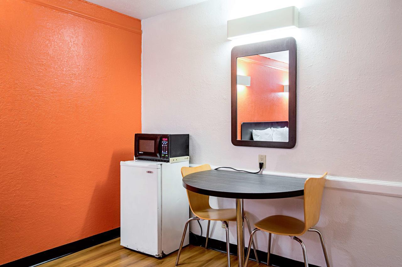 Motel 6 Texas City Bagian luar foto