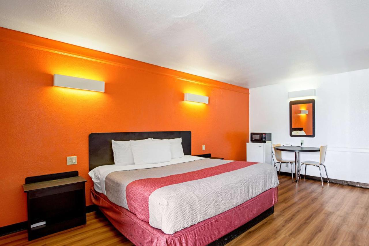Motel 6 Texas City Bagian luar foto