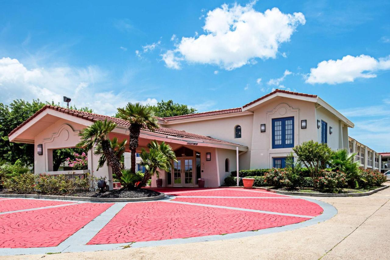 Motel 6 Texas City Bagian luar foto