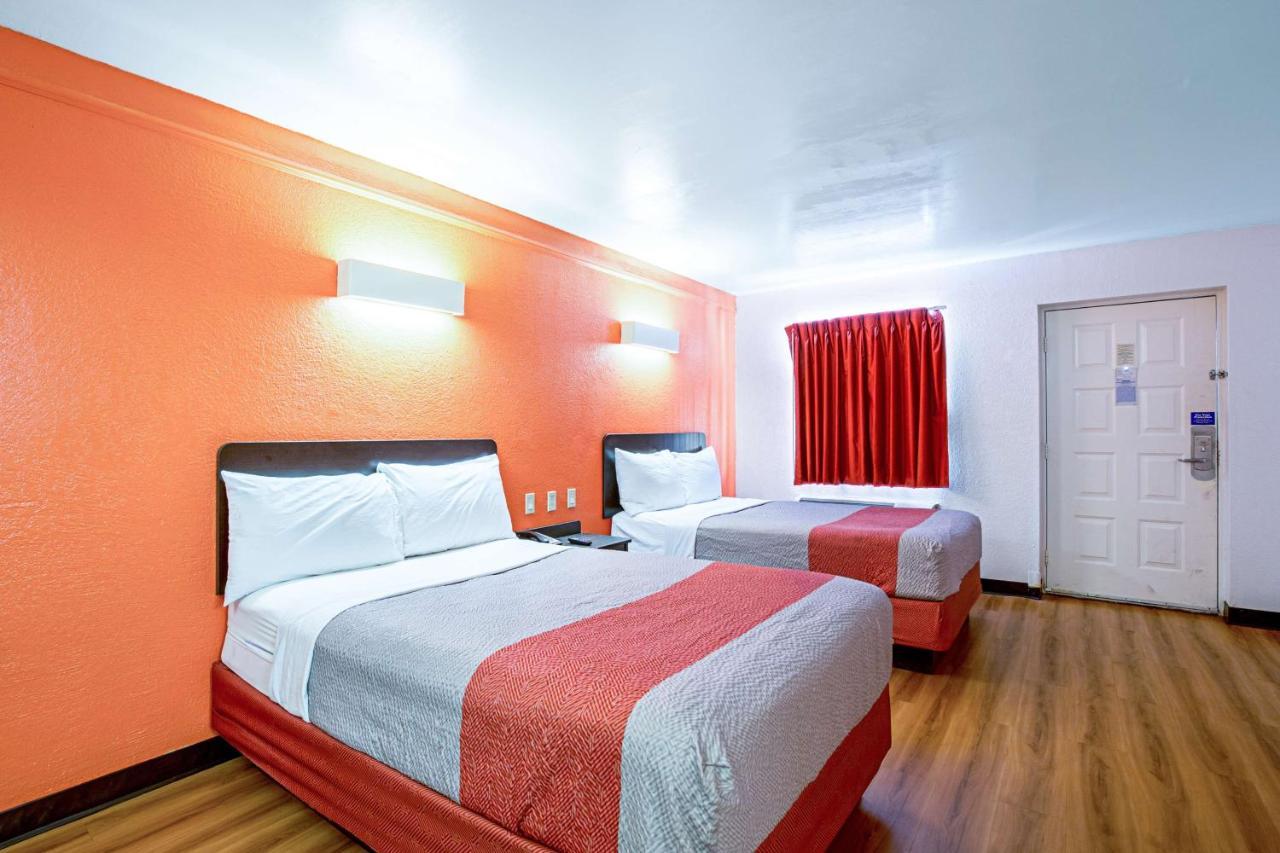 Motel 6 Texas City Bagian luar foto