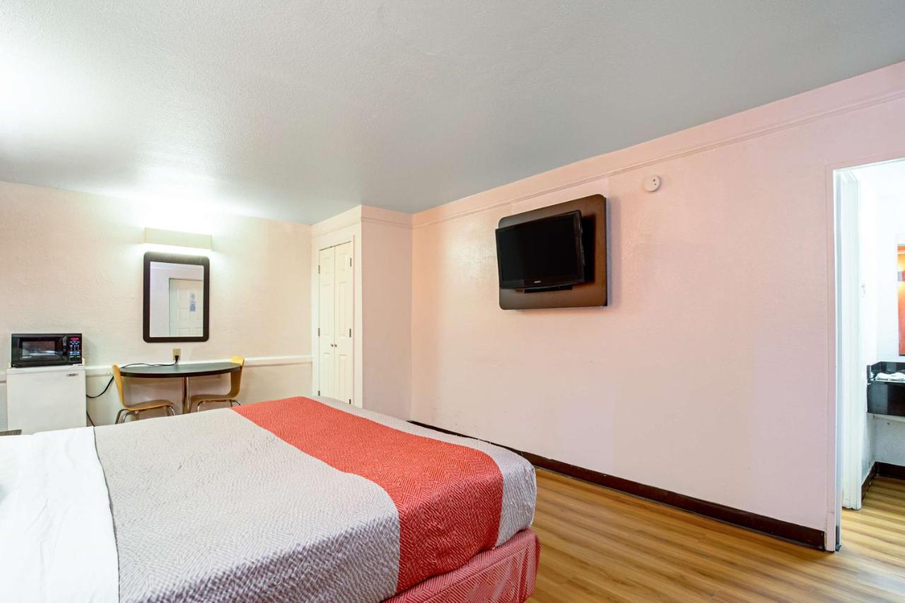 Motel 6 Texas City Bagian luar foto